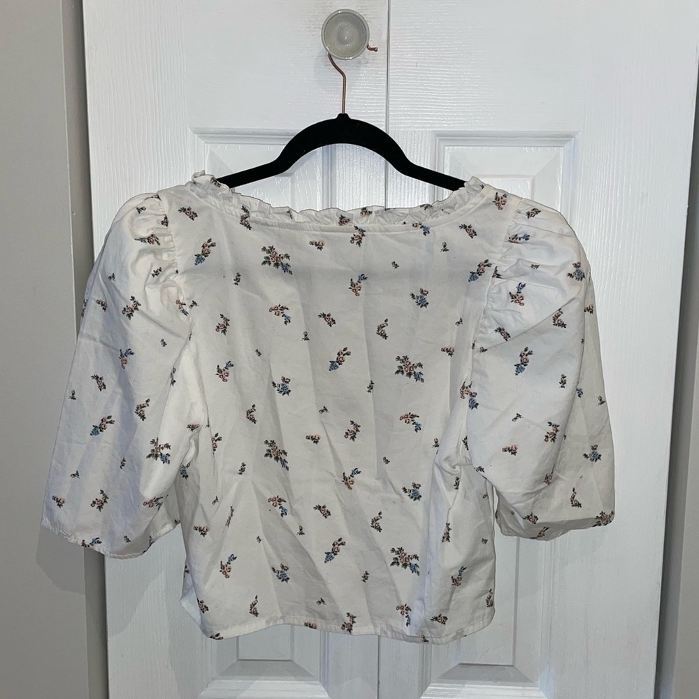 🖤 Levis floral crop Button up 🖤 - Picture 4 of 4